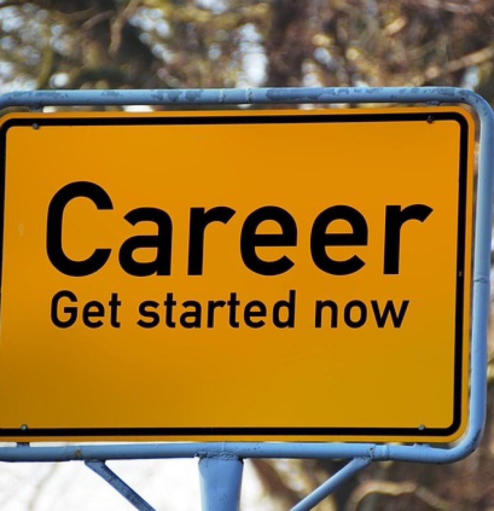 Straßenschild: Career, get started now