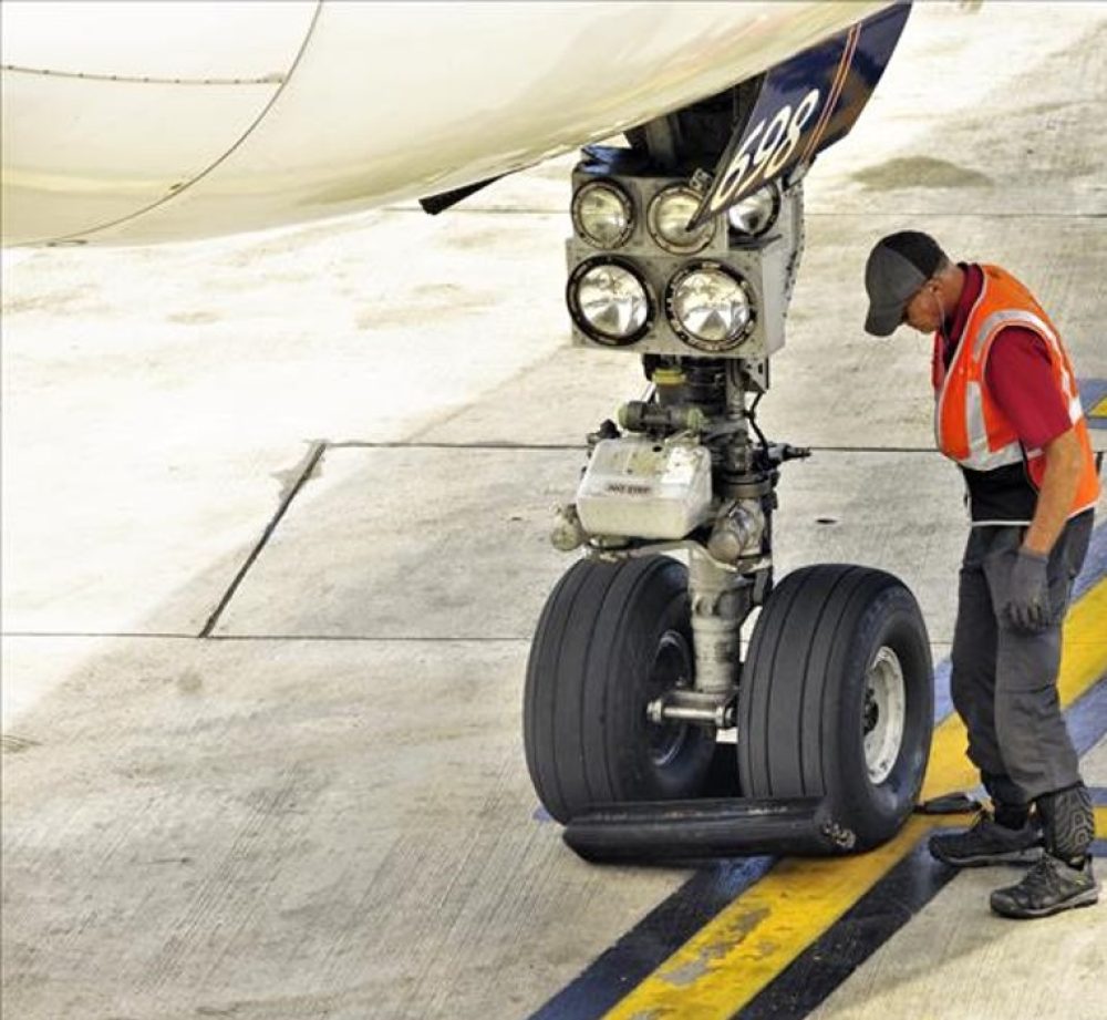 Ausrüstung und Werkstoffe