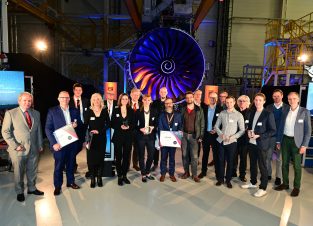 Gewinner und Nominierte des Medienpreises Luft- und Raumfahrt 2022 