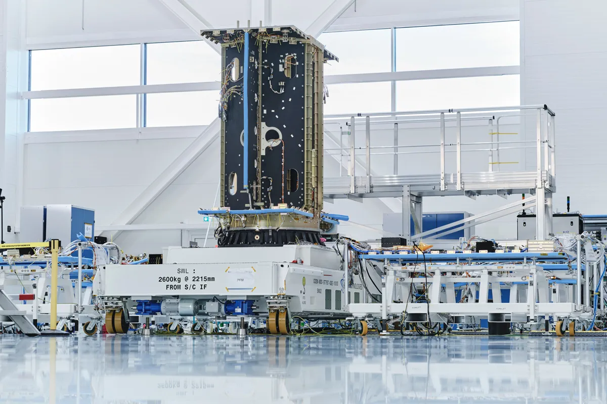 Blick in den Reinraum: Bei OHB in Bremen wird zurzeit an den ersten beiden Flugmodellen für die CO2M-Mission gearbeitet.