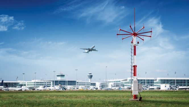 Die komplette Technik des Funkpeilsystems DF-ATC-S ist in einer Mastbox integriert Die komplette Technik des Funkpeilsystems DF-ATC-S ist in einer Mastbox integriert