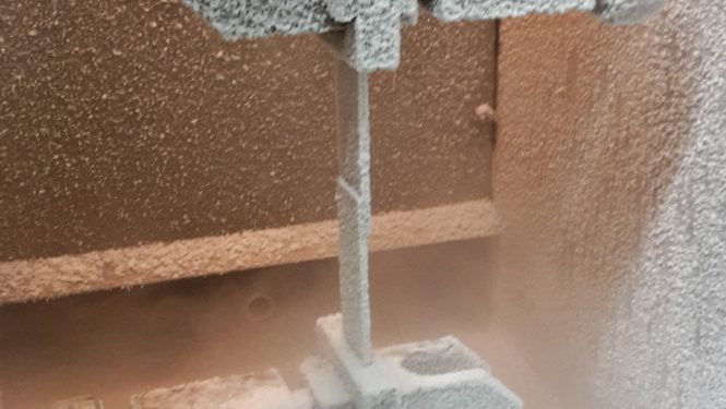 Zugtest des Graphen Nano-verstärkten Klebstoffs bei -80°C Zugtest des Graphen Nano-verstärkten Klebstoffs bei -80°C