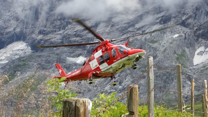 Die Schweizer Rettungsflugwacht REGA setzt HeliFIS seit 2014 ein.