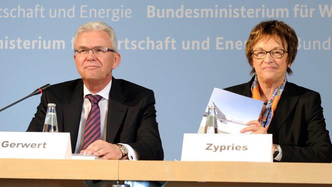 BDLI-Präsident Bernhard Geriert und Parlamentarische Staatssekretärin Brigitte Zypries BDLI-Präsident Bernhard Geriert und Parlamentarische Staatssekretärin Brigitte Zypries
