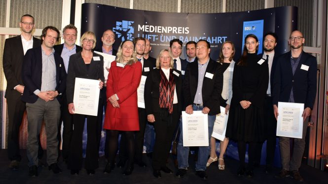 Preisträger und Nominierte bei der Verleihung des Medienpreises Luft- und Raumfahrt 2018 Preisträger und Nominierte bei der Verleihung des Medienpreises Luft- und Raumfahrt 2018