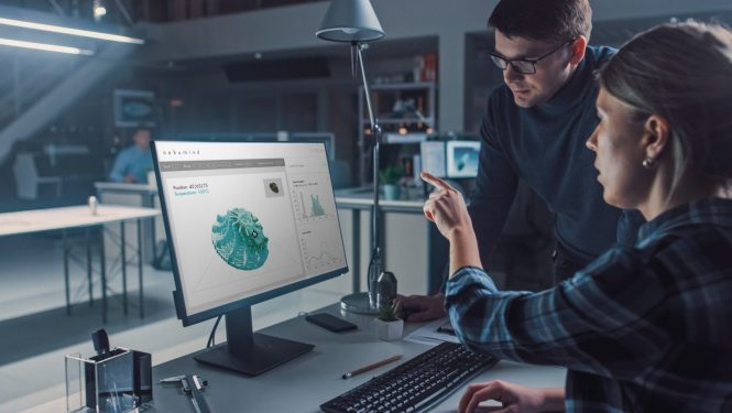 Der digitale Bauteilzwilling kann anschließend von Ingenieuren und Werkern evaluiert werden, um rasch zu erkennen, wo etwaige Fehler im Prozess entstanden sind. Der digitale Bauteilzwilling kann anschließend von Ingenieuren und Werkern evaluiert werden, um rasch zu erkennen, wo etwaige Fehler im Prozess entstanden sind.