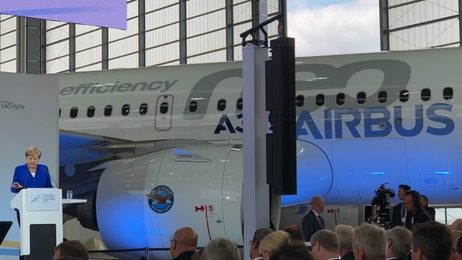 Bundeskanzlerin Merkel spricht sich bei 1. Nationaler Luftfahrtkonferenz für moderne Mobilität ohne Verbote aus, die den Innovationstreiber Luftfahrt auf dem Weg zum klimaneutralen Flug voran bringt.