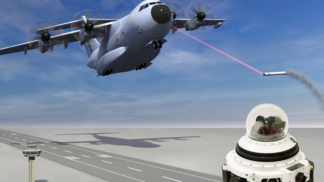 Per Laserstrahl lenkt das Abwehrsystem von Diehl Defence und Elbit feindliche Rakete ab. Per Laserstrahl lenkt das Abwehrsystem von Diehl Defence und Elbit feindliche Rakete ab.