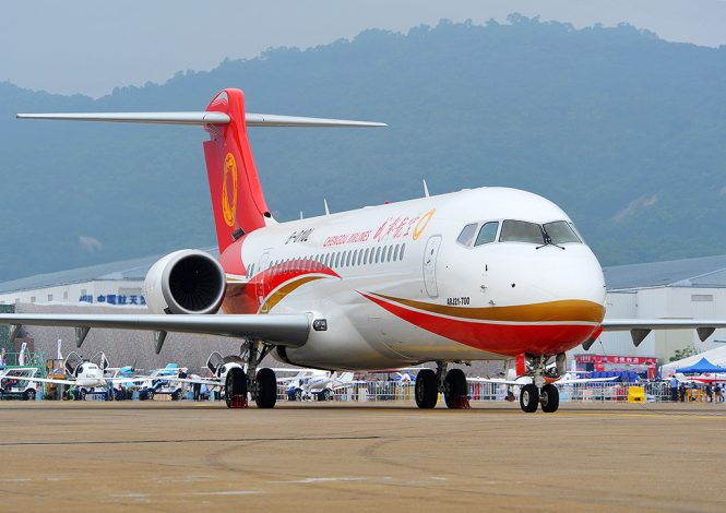 Chengdu Airlines COMAC ARJ21-700 at 2014 Zhuhai Air Show (© Xu Zheng/Wikimedia Commons) Chengdu Airlines COMAC ARJ21-700 at 2014 Zhuhai Air Show