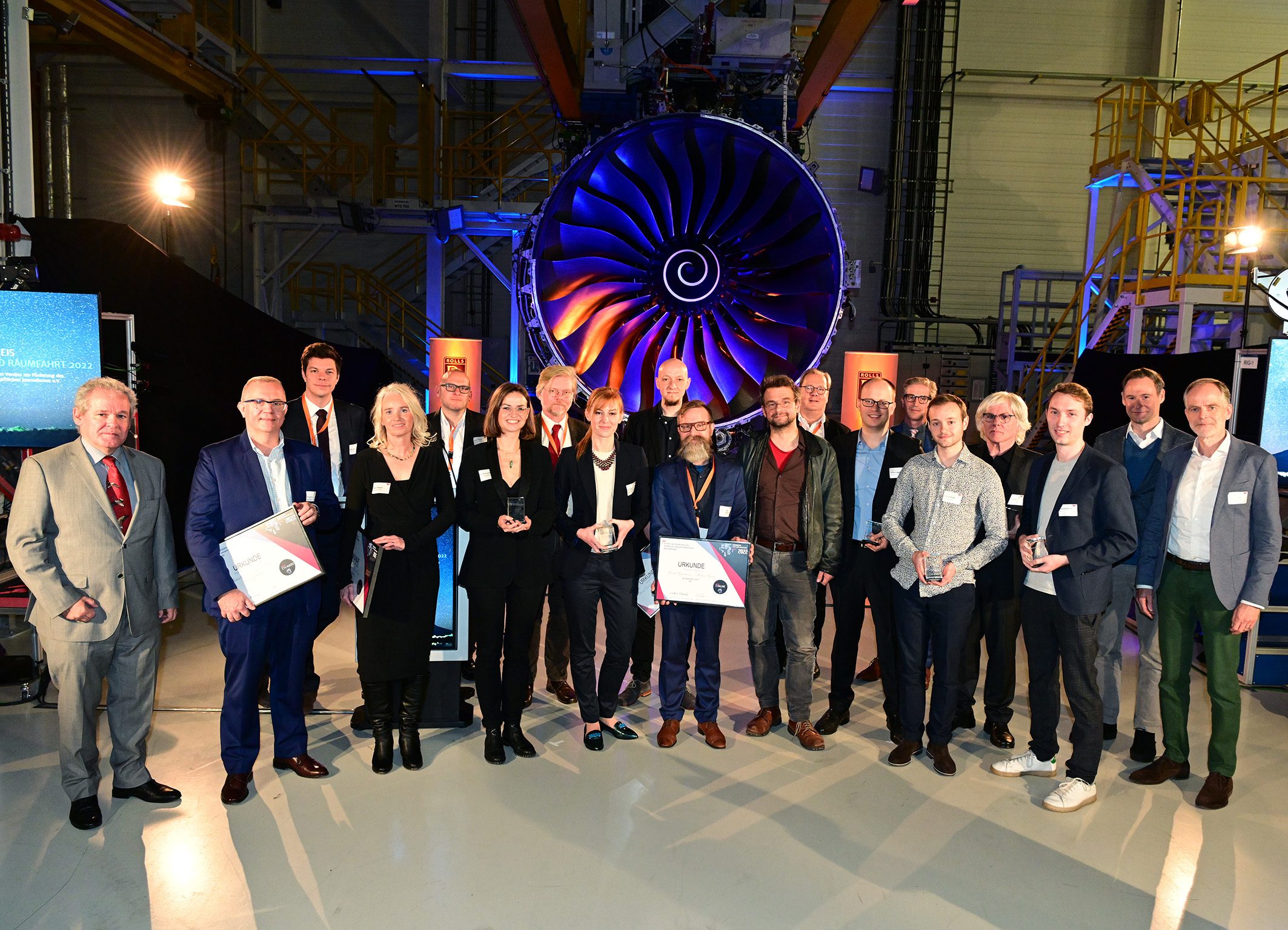 Preisträger:Innen und Nominierte des Medienpreises Luft- und Raumfahrt 2022  