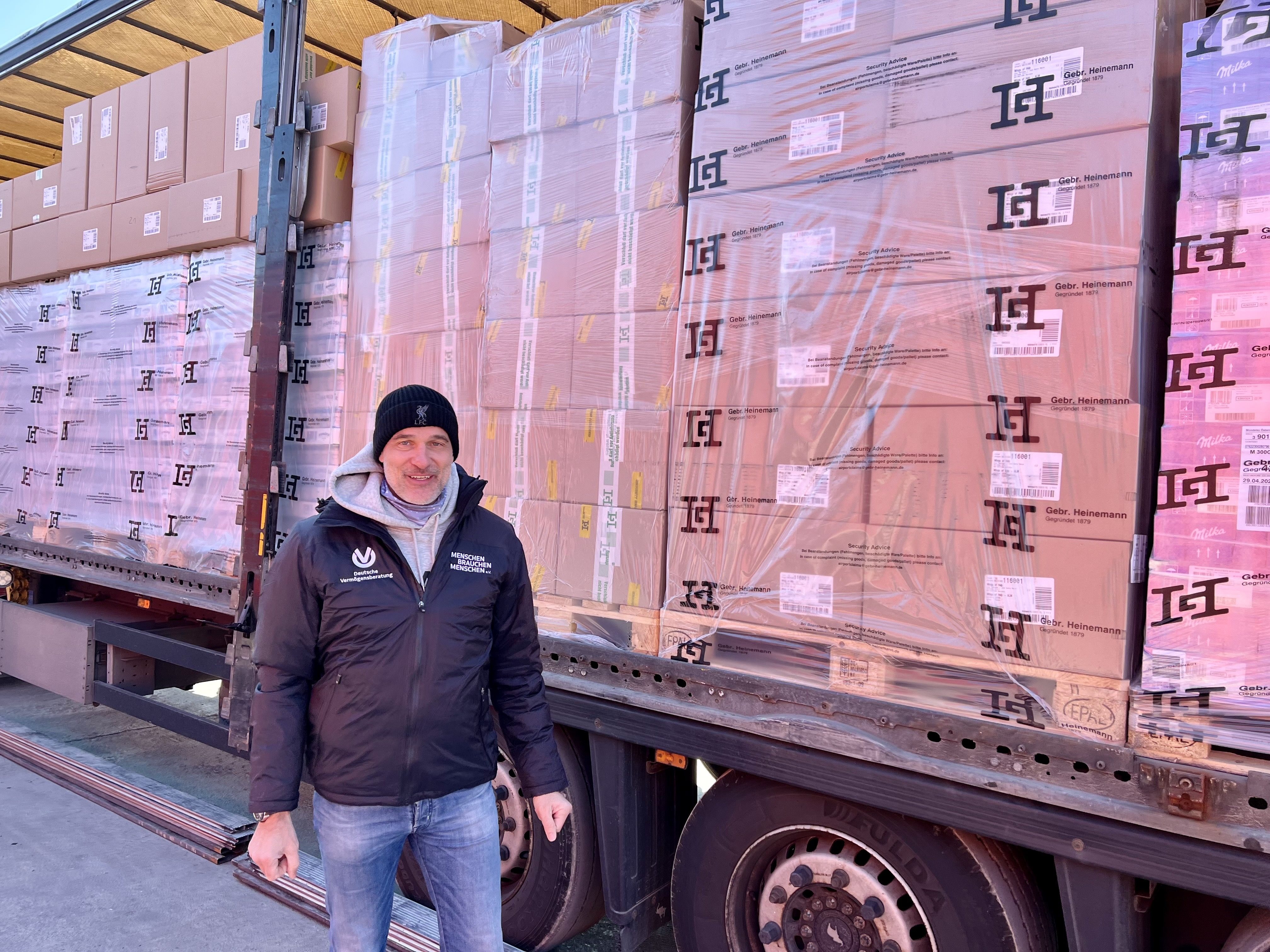 „Wings on Wheels“ rollen weiter zu Kriegsflüchtlingen aus der Ukraine