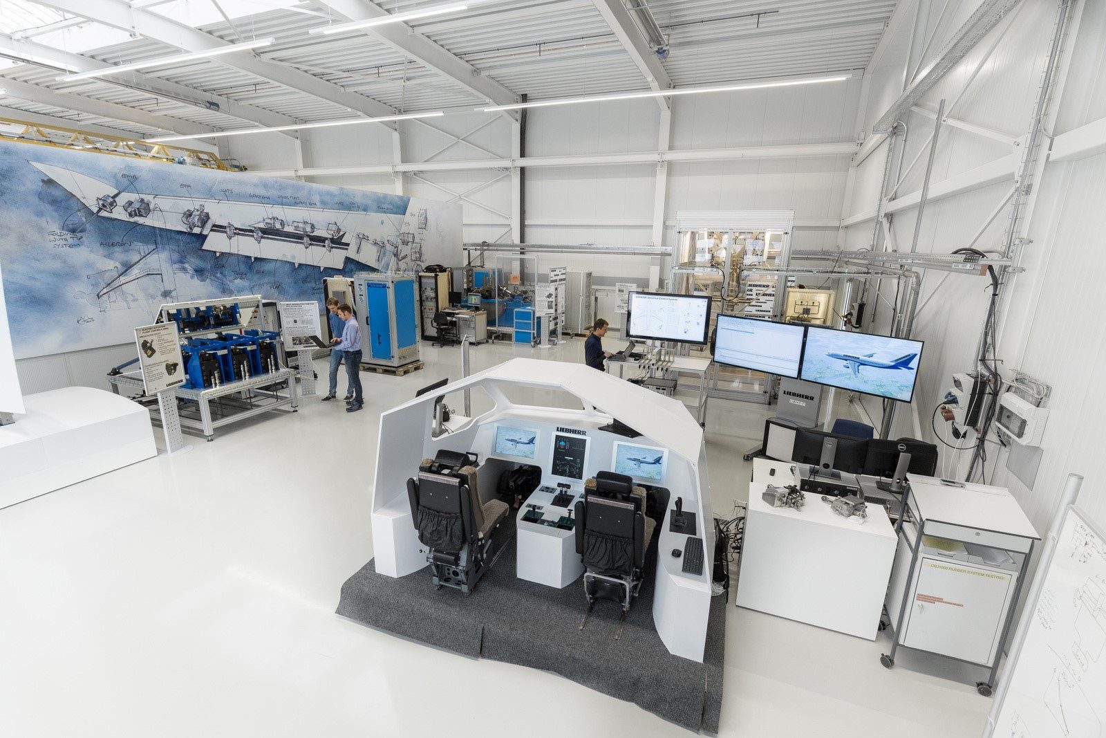 Liebherr-Aerospace entwickelt derzeit einen berührungslosen Sensor für Sicherheitssysteme in Flugzeugen, der über hundert Kilo einsparen kann.