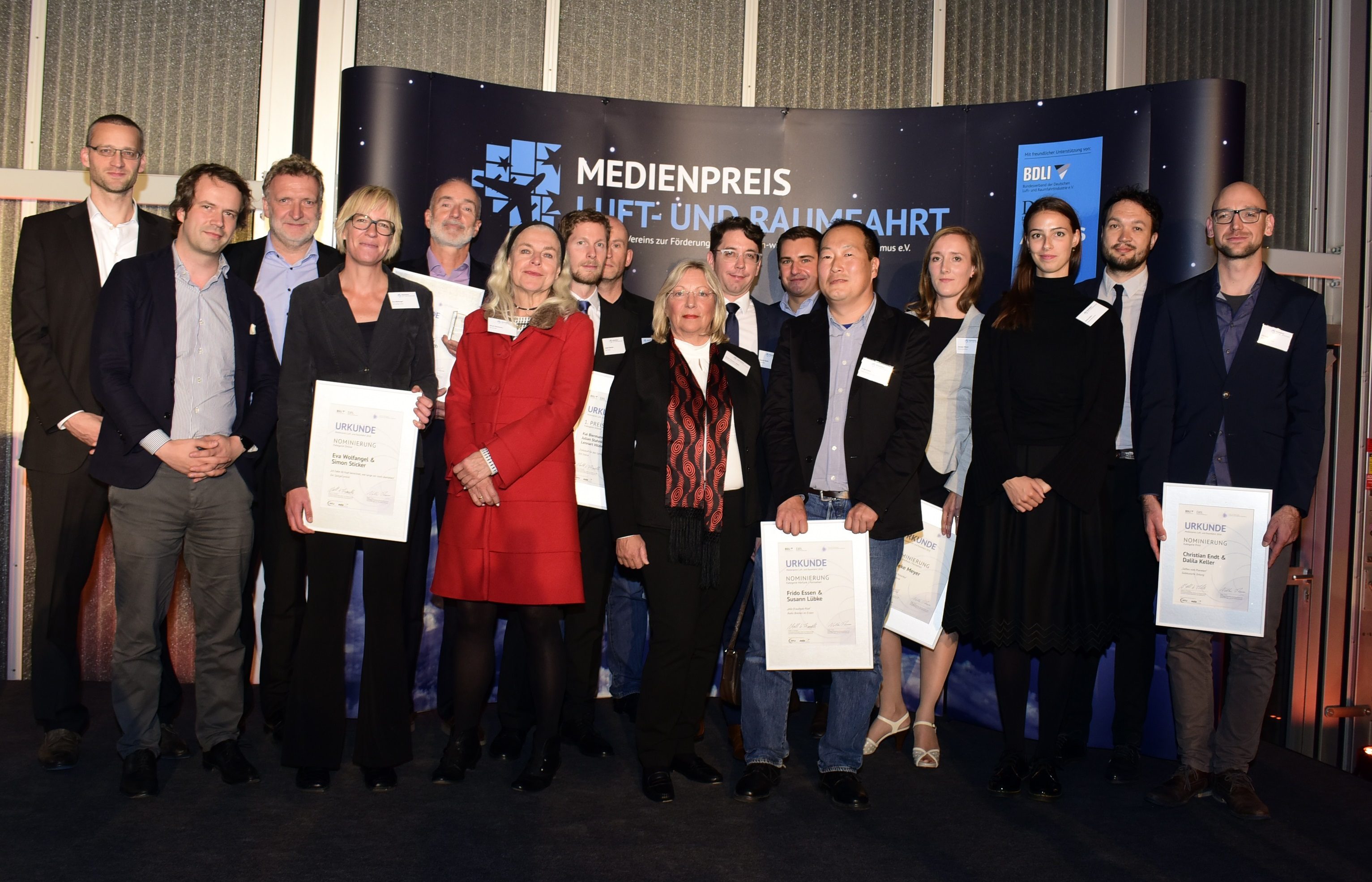 Preisträger und Nominierte bei der Verleihung des Medienpreises Luft- und Raumfahrt 2018 